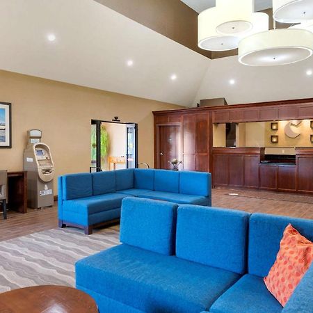 Comfort Inn & Suites Cincinnati Eastgate Екстер'єр фото