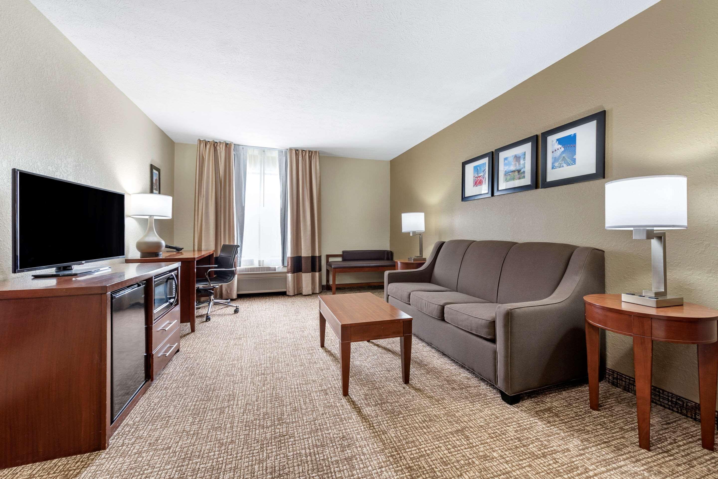 Comfort Inn & Suites Cincinnati Eastgate Екстер'єр фото