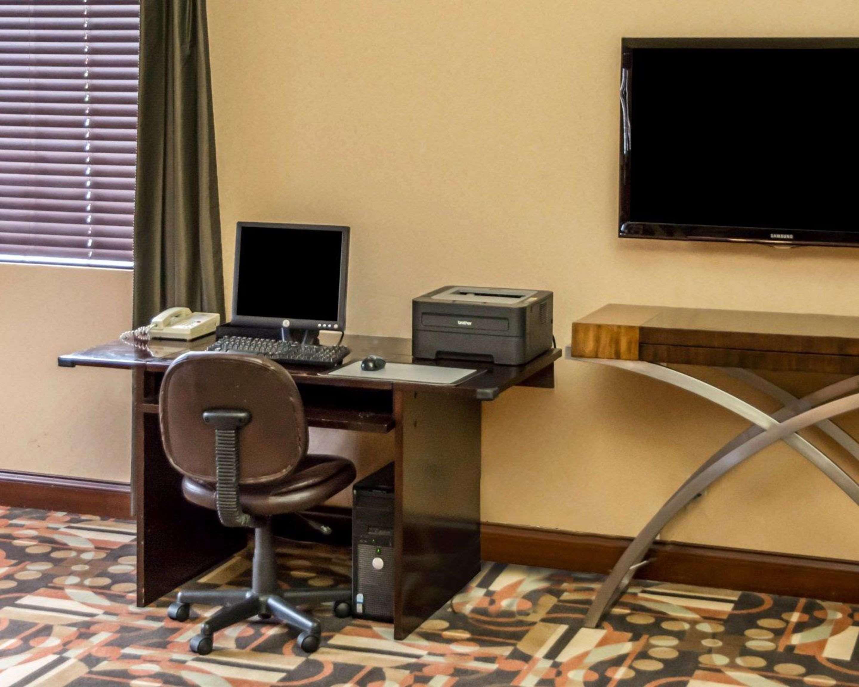Comfort Inn & Suites Cincinnati Eastgate Екстер'єр фото