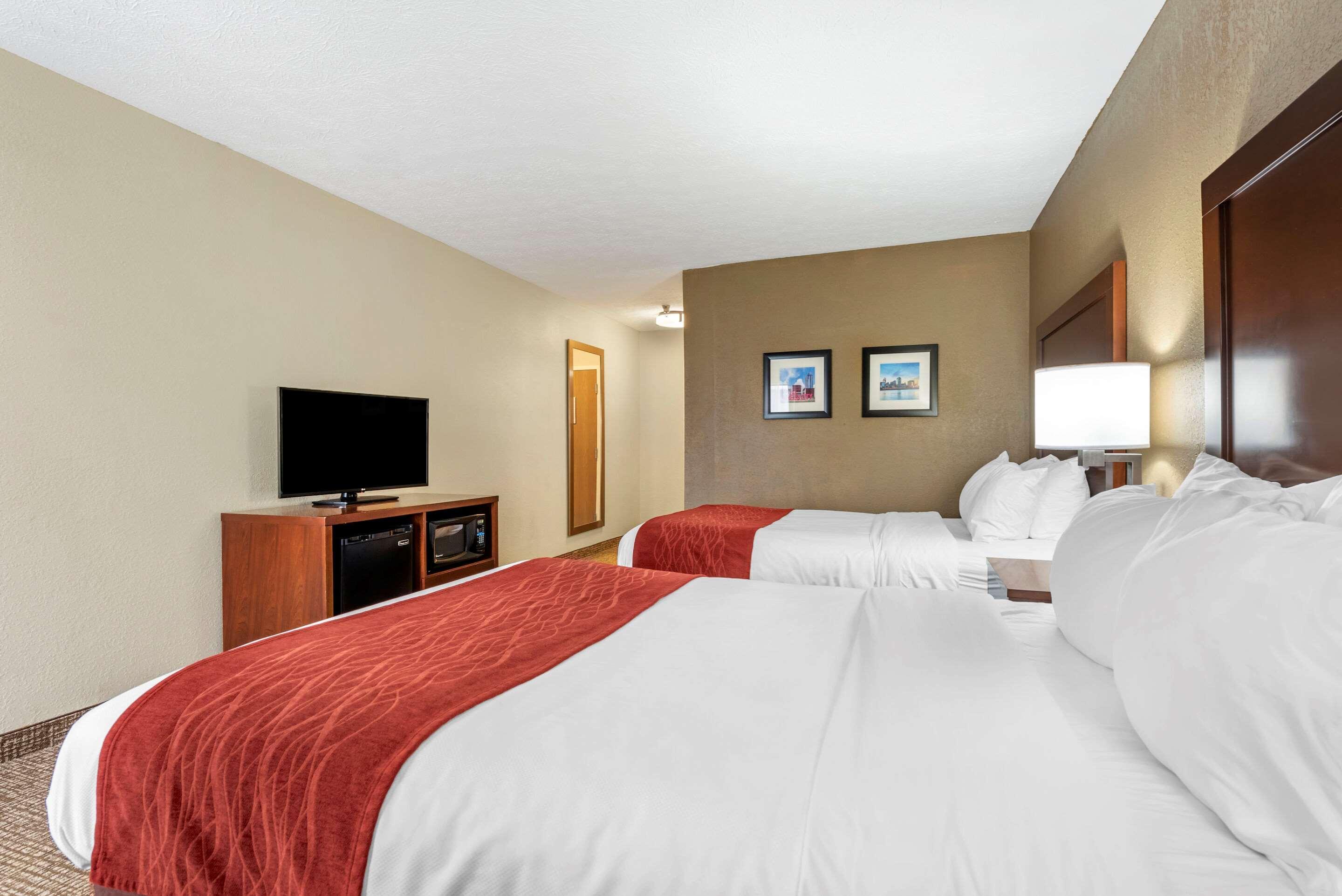 Comfort Inn & Suites Cincinnati Eastgate Екстер'єр фото
