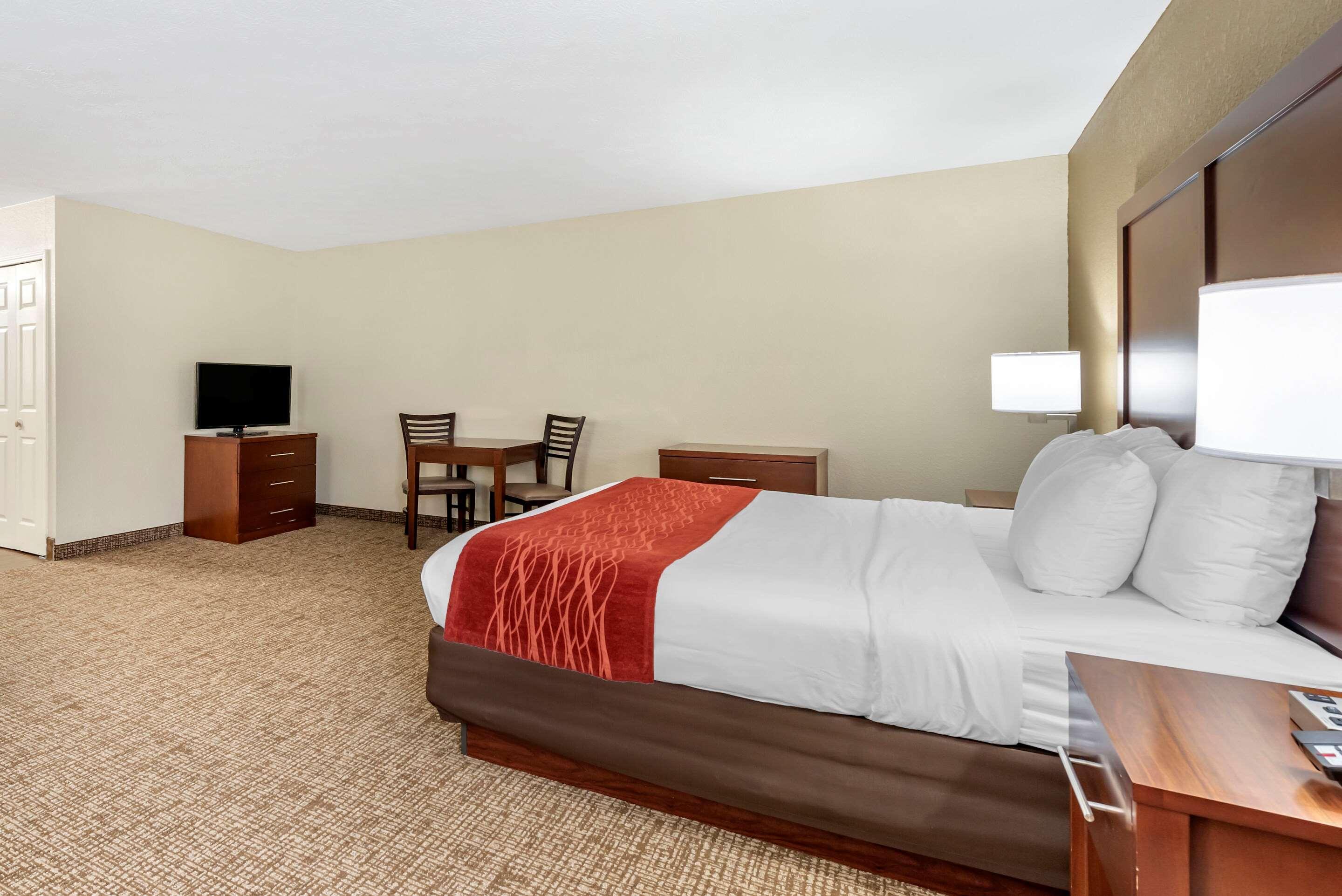 Comfort Inn & Suites Cincinnati Eastgate Екстер'єр фото