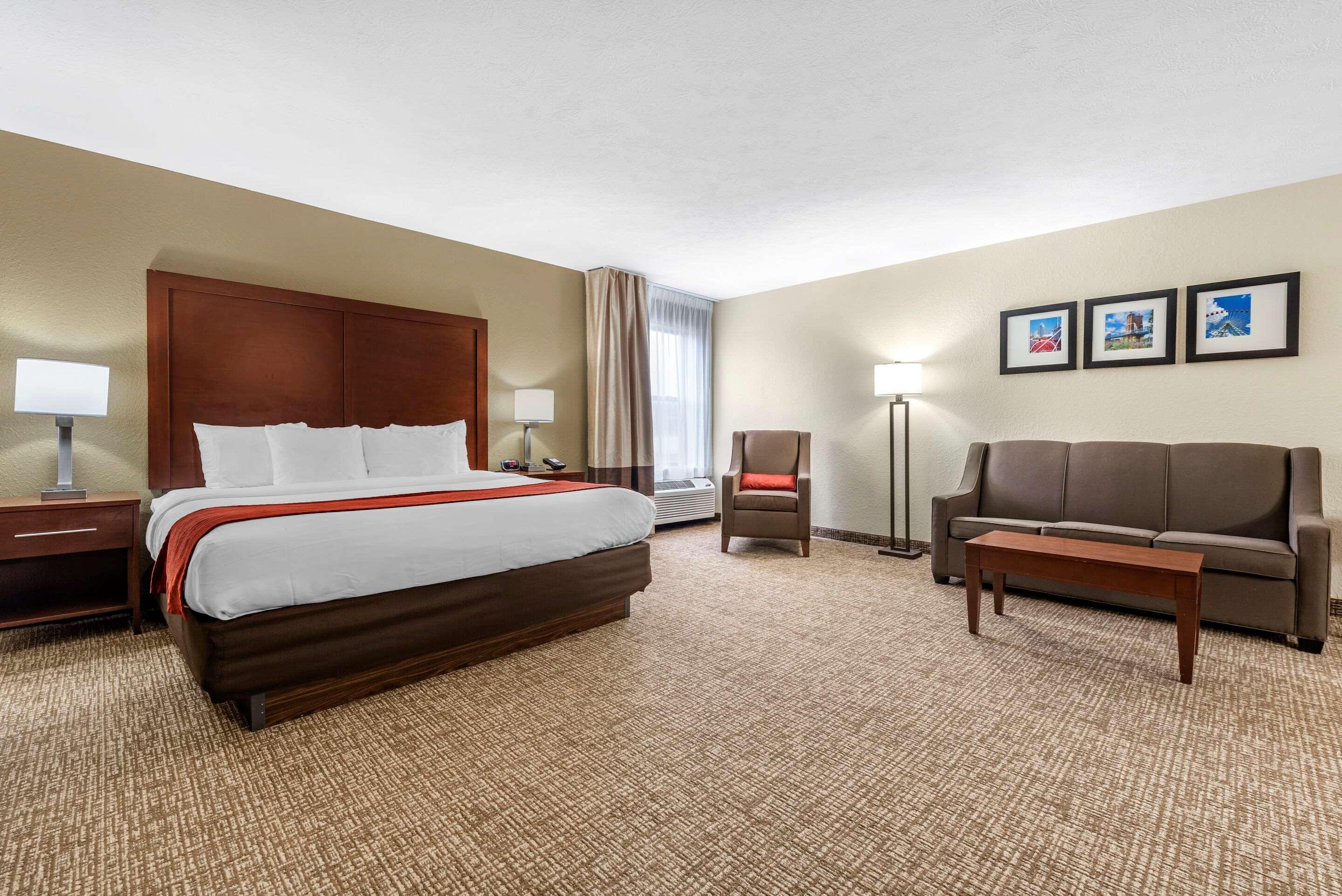 Comfort Inn & Suites Cincinnati Eastgate Екстер'єр фото