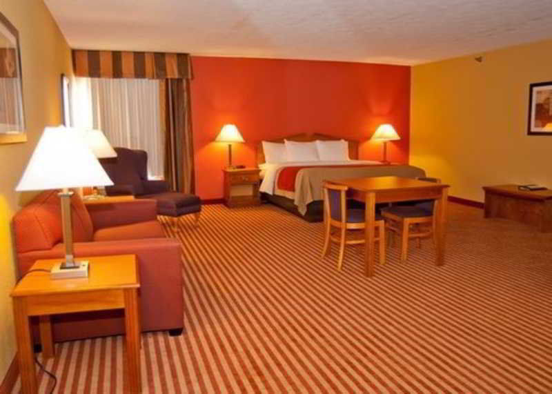 Comfort Inn & Suites Cincinnati Eastgate Екстер'єр фото