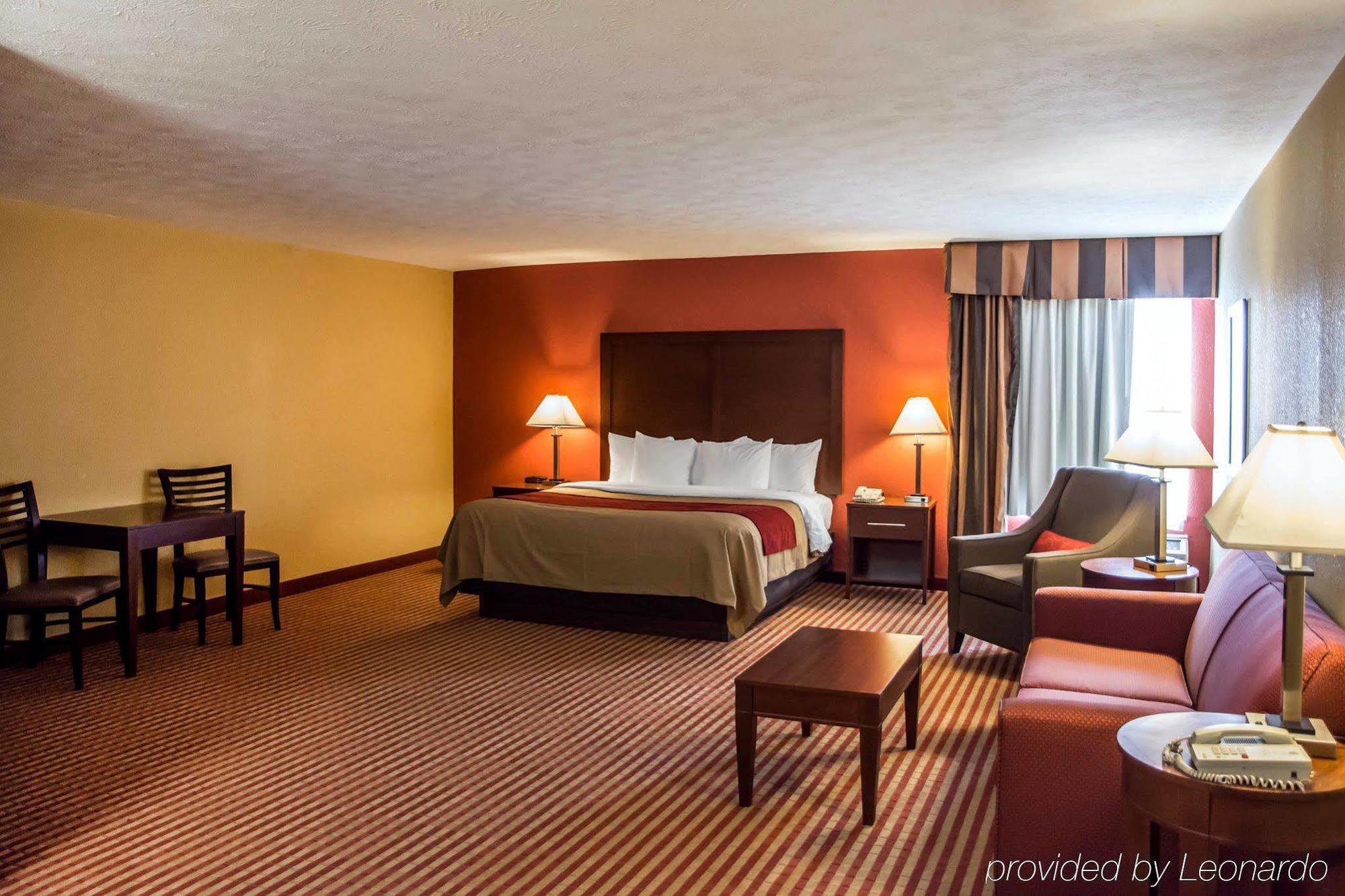 Comfort Inn & Suites Cincinnati Eastgate Екстер'єр фото