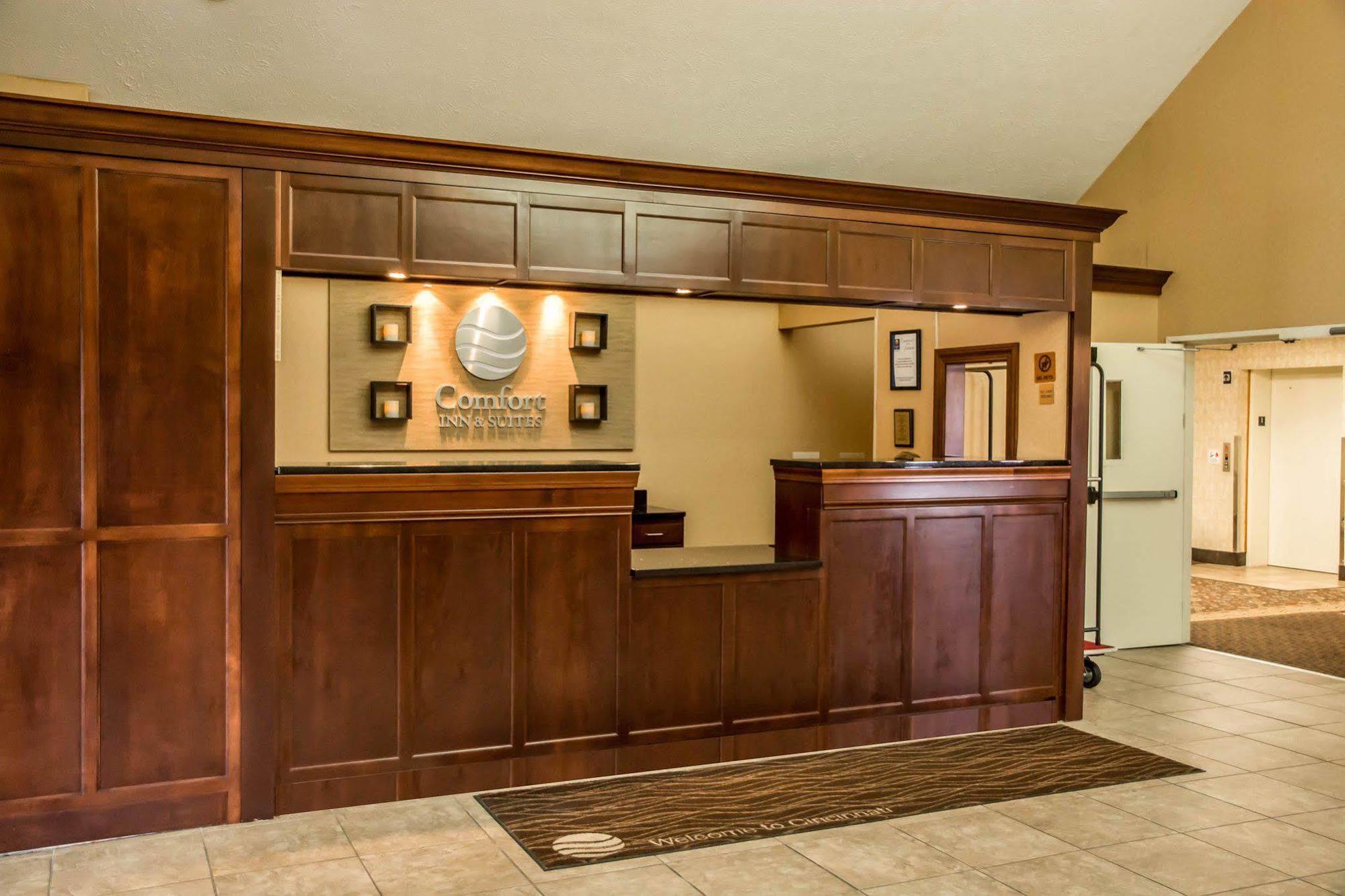 Comfort Inn & Suites Cincinnati Eastgate Екстер'єр фото