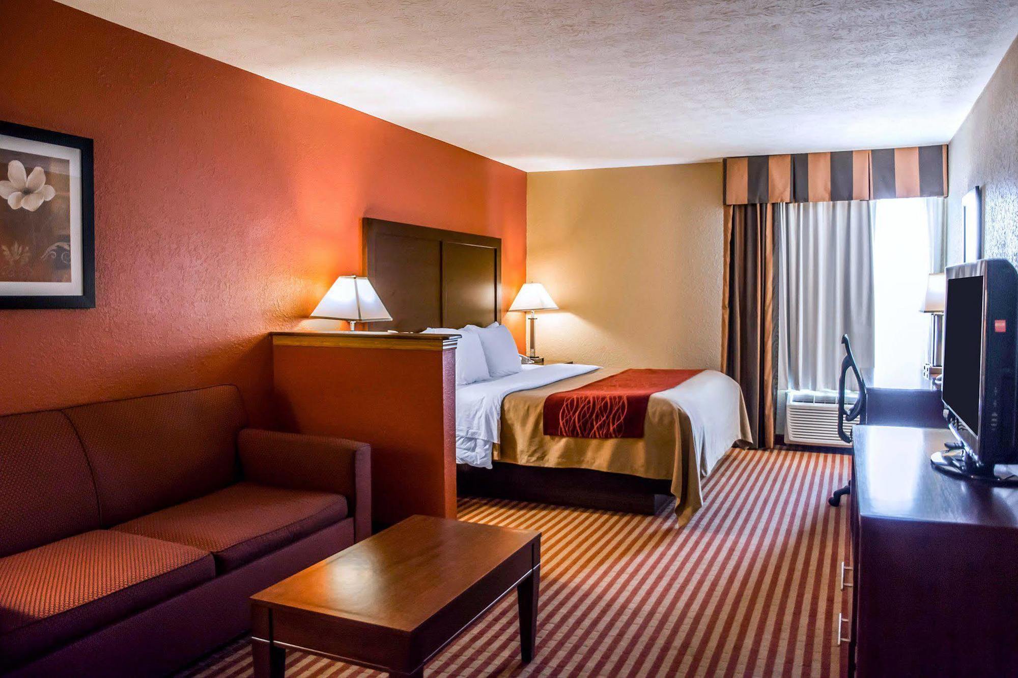 Comfort Inn & Suites Cincinnati Eastgate Екстер'єр фото