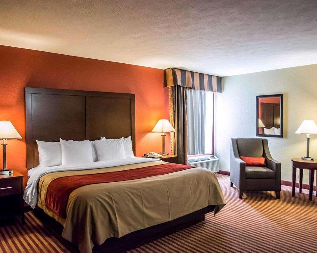Comfort Inn & Suites Cincinnati Eastgate Номер фото